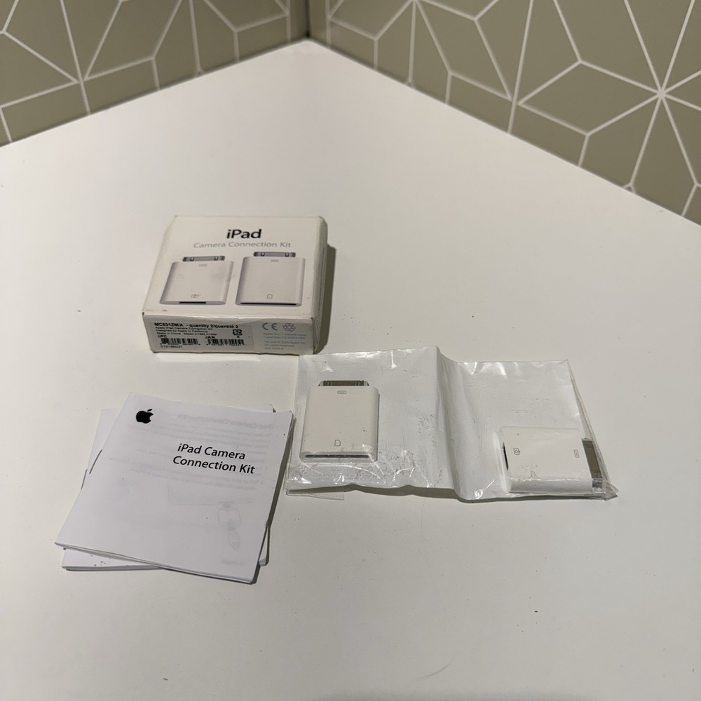Apple iPad Camera Connection Kit 30 Pin Connector MC531ZM/A A1362 A1358 Open Box